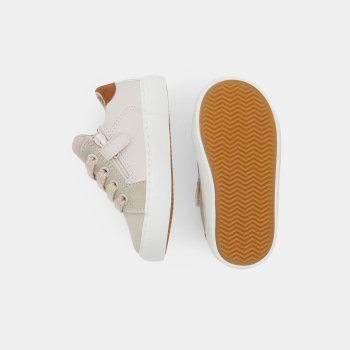 حذاء رياضي للشارع باللون الوردي للفتيات الصغيرات